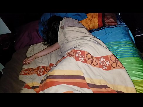 ❤️ Vicfilo kritikante sian junan duonpatrinon dum ŝi dormas. ️❌ Anala video ĉe porno eo.shufflesex-com.ru